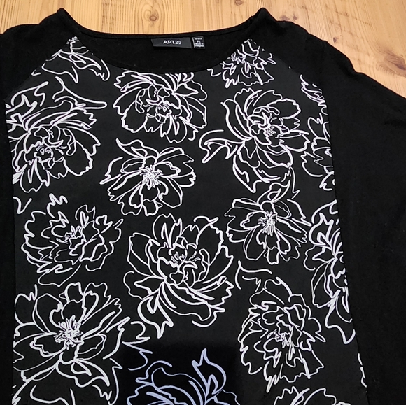 APT. 9 BRAND - LONG SLEEVE - BLACK WITH WHITE FLORAL BLOUSE - SIZE PL - Picture 4 of 5
